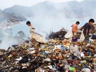 "Όνειρα στα σκουπίδια"  στο Πα...