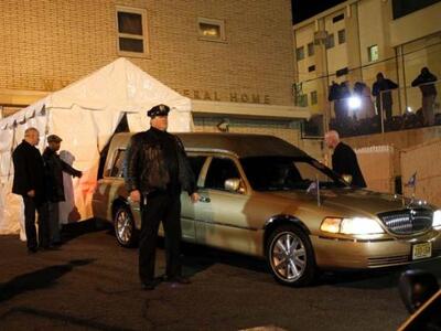 H μεταφορά της σορού της Whitney στο New Jersey 