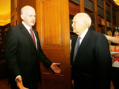 Το ΔΝΤ φέρνει κοινωνική οργή και πολιτική αρρυθμία