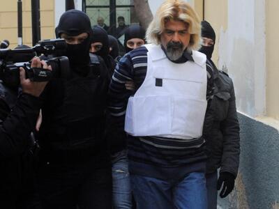 Έρευνες στα σπίτια των δύο φερόμενων ως ...