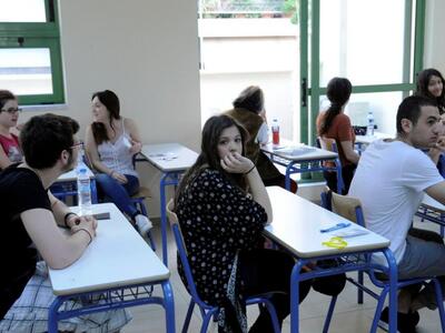 Στη "μάχη" των πανελλαδικών σή...