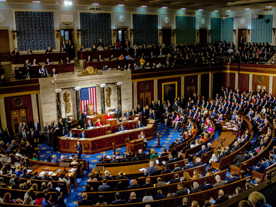 Η Γερουσία έκανε το πρώτο βήμα για τη λή...