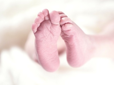 Επίδομα γέννησης: Πληρώνονται τα αναδρομ...