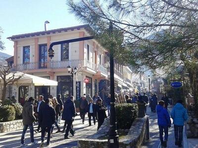 Γέμισαν από κόσμο τα Καλάβρυτα τα Χριστούγεννα