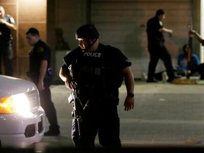 Φρίκη στις ΗΠΑ: Αστυνομικός πυροβολεί μα...
