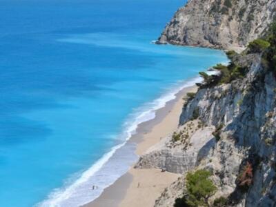 Παραλία του Ιονίου ανάμεσα στα 12 πιο κα...