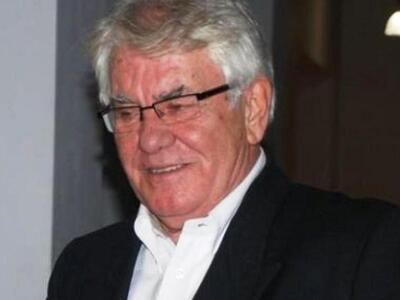 Δυο γράμματα και δυο λέξεις ξεβράκωσαν τ...