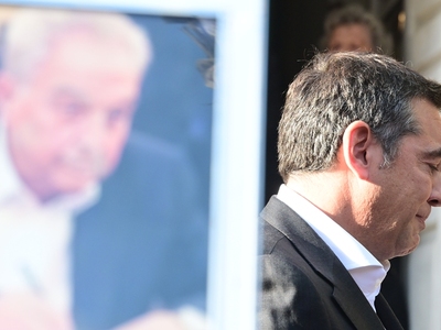 Λύγισε ο Αλέξης Τσίπρας για τον Αλέκο Φλ...