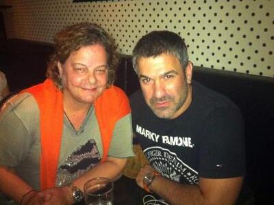 Τον καλό του φίλο  Γιώργο Κοτοπούλη επισ...