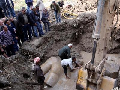 Αίγυπτος: Βρέθηκε κολοσσιαίο άγαλμα που ...