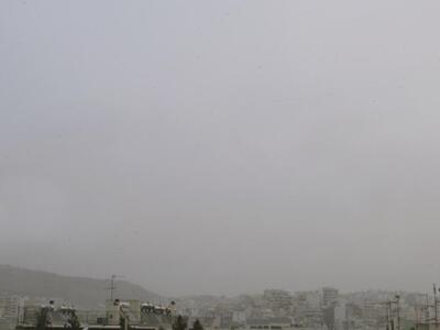 Λίγες νεφώσεις και μεταφορά σκόνης στη Δ...