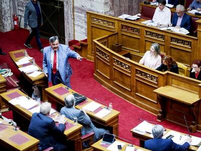 Νέα πρόκληση από τον χρυσαυγίτη Παππά στ...