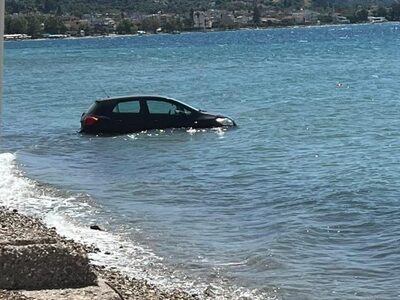Πάτρα: Αυτοκίνητο βρέθηκε στη θάλασσα στ...