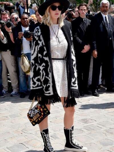 ΤΖΕΝΙΦΕΡ ΛΟΡΕΝΣ