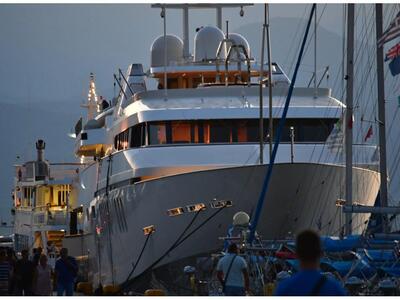 Η Βασίλισσα του Μπαχρέιν οργώνει με το m...