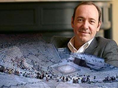 Ο Κέβιν Σπέισι έρχεται...Επίδαυρο!