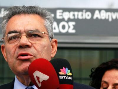 Ο Τάσος Μαντέλης απολογείται για το σκάν...