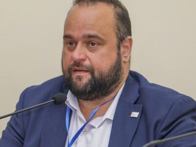 Αϊβαλής για «σύμβουλο» του Δημάρχου και ...