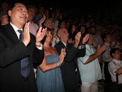 Mέλη της κινέζικης αντιπροσωπείας από το Γου-Σι