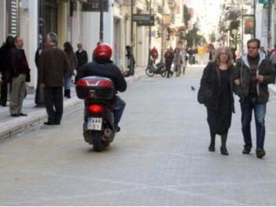 Άγριος καυγάς στον πεζόδρομο της Ρήγα Φε...