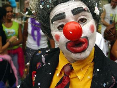 Το καρναβάλι αρχίζει - Ας κρατήσουν οι χοροί 