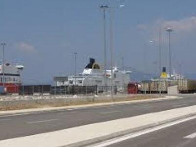 Πάτρα: Απομάκρυνση μεταναστών και ελεύθε...