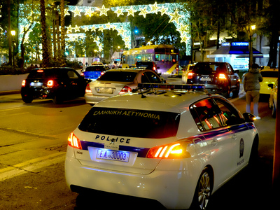 Θρίλερ: Άνδρας κρατά όμηρο την κοπέλα το...