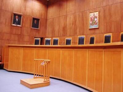 Καταργείται ο θρησκευτικός όρκος στα δικαστήρια