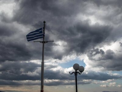 Μικρό διάλειμμα από την άνοιξη με συννεφ...