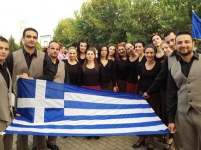 Κέρδισε τις εντυπώσεις Λαογραφικός Χορευ...