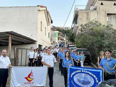 Λαμπρή κοινή εμφάνιση των Δημοτικών Φιλα...