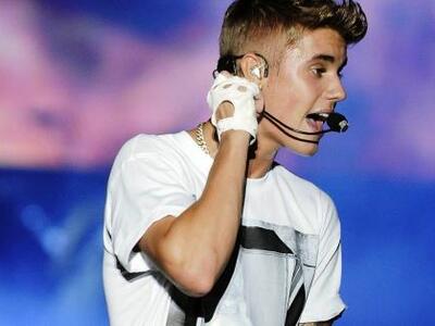 O Justin Bieber στη Σαντορίνη! ΔΕΙΤΕ ΦΩΤΟ 
