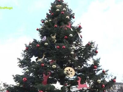 Το Σύνταγμα «φοράει» τα γιορτινά του – Έ...