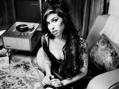 Το χαμένο demo της Amy Winehouse που ηχο...