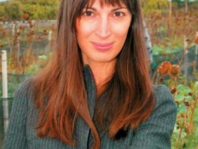 Η όμορφη Κορίνθια που κατέκτησε την αγορ...