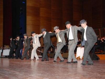 Το αδιαχώρητο στην μουσικοχορευτική βραδ...