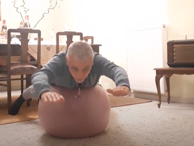 Ο Μάκης Παρασκευόπουλος μας γυμνάζει στο...