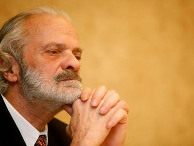 Σπύρος Φωκάς: Ζω με 680 ευρώ το μήνα, χρ...