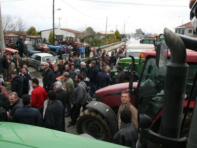 Δυτ.Ελλάδα-Αγρότες:Έκλεισαν Αντιρρίου - ...