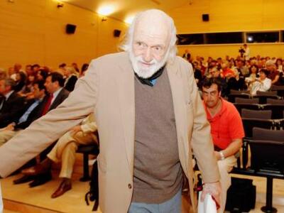 Πάτρα: "Ποίηση και Αλογία" - Α...