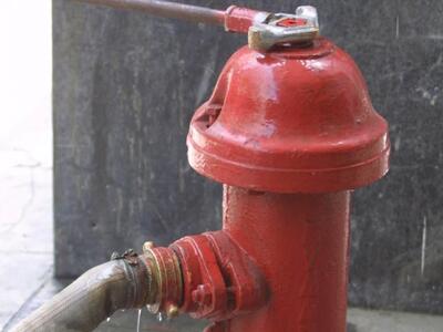 Κάτω Αχαΐα: Έσπασαν πυροσβεστικούς κρουν...