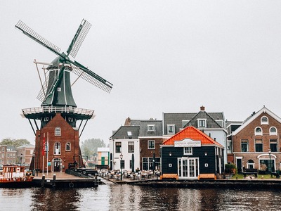 Ολλανδία: Απαγόρευση εισόδου στη χώρα γι...