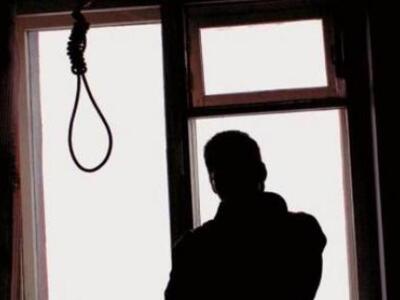 51χρονος κρεμάστηκε μέσα στο σπίτι του 