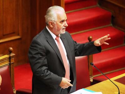 Δεν αποκλείει νέα μείωση των συντάξεων ο...