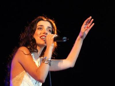 Παντρεύτηκε σήμερα η Φωτεινή Δάρρα και β...