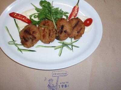 Καβουροκεφτεδες με πικαντικη μαγιονεζα