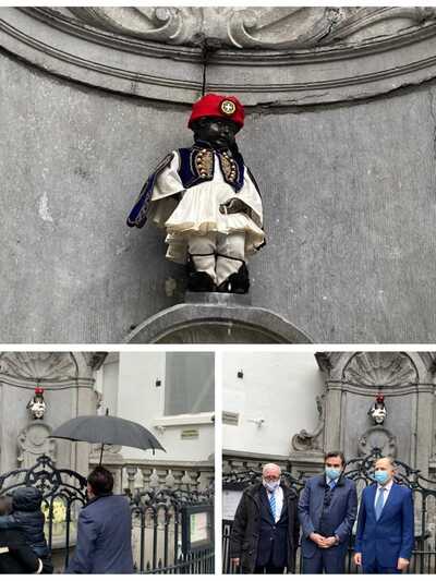 Βρυξέλλες: Ντύθηκε τσολιαδάκι το διάσημο Manneken Pis για την 25η Μαρτίου