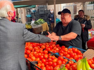 Πάτρα: Η Δημοτική Αρχή με εργαζόμενος τη...