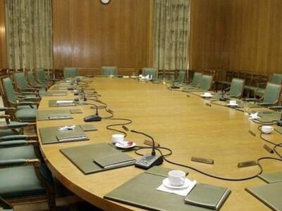 Δείτε LIVE τη συνεδρίαση του νέου υπουργ...