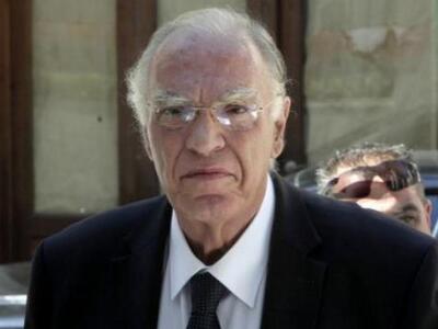 Εκλογές μέχρι τον Οκτώβριο "βλέπει&...